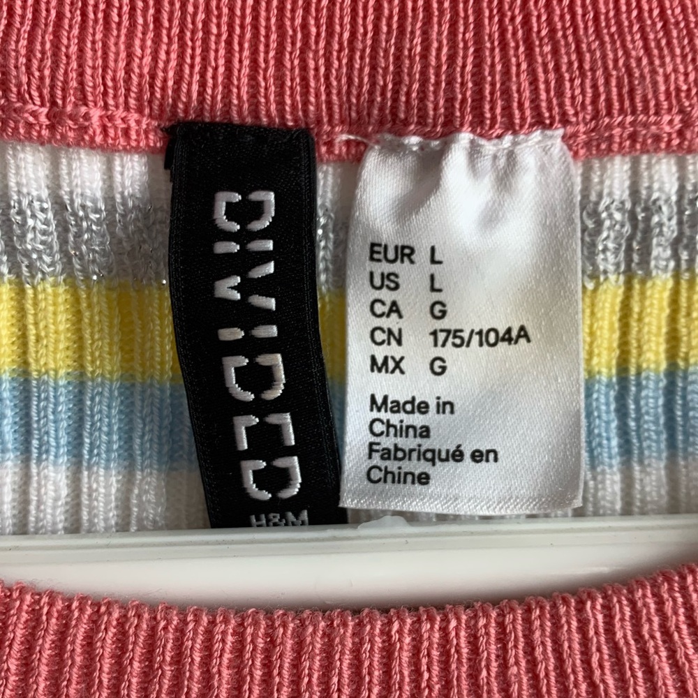 Divided Multicolor Ribbed Ruffle Half Sleeve Blouse - Picture 3 of 3